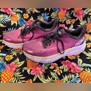 Women’s Hoka Clifton 8  in Pink and Black size 8.5D wide